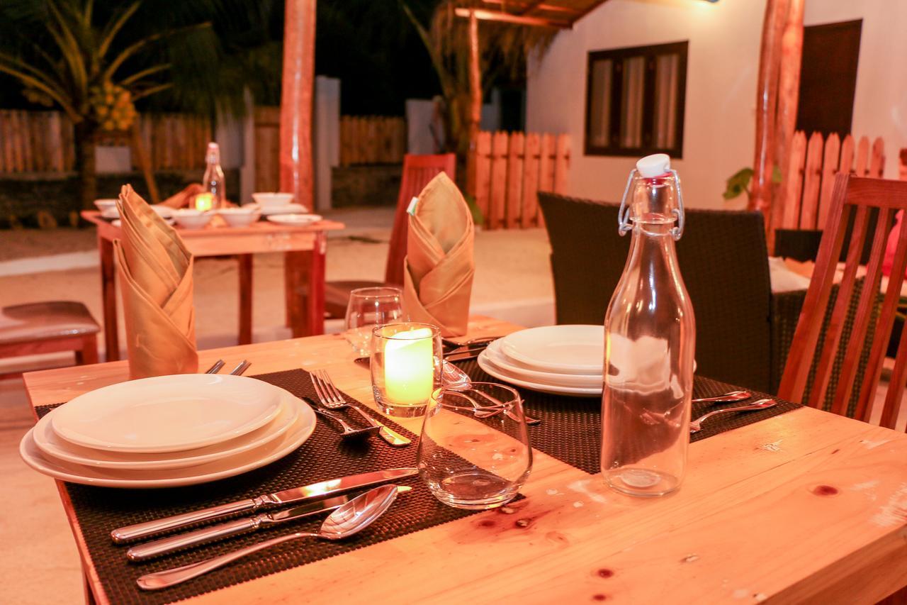 The Castaway Retreat Hotel Feridhoo Exterior photo